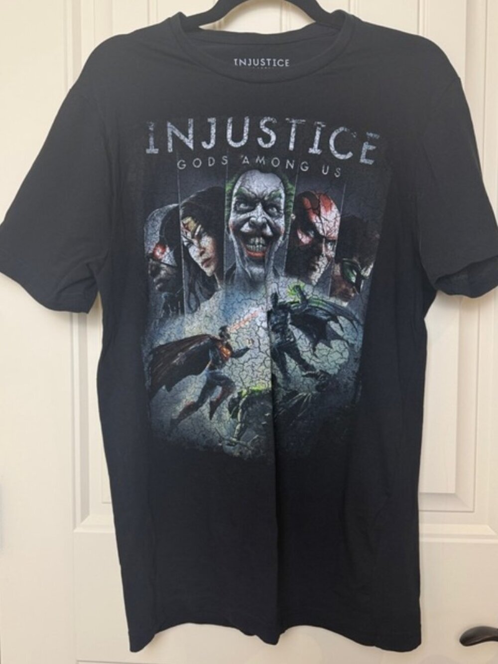 Injustice: Gods Among Us DC Comics Graphic T-Shirt Men's Medium NWT Batman Joker